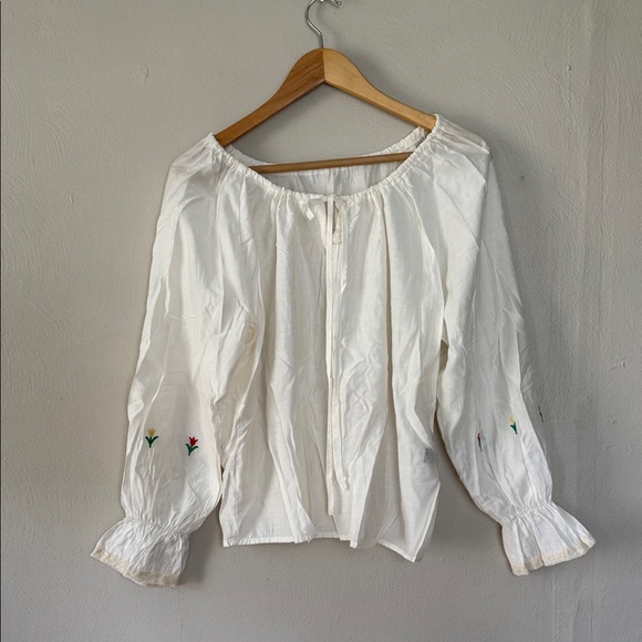 Dazy Tops - White Embroidered Sleeve Boho Women's Top XL